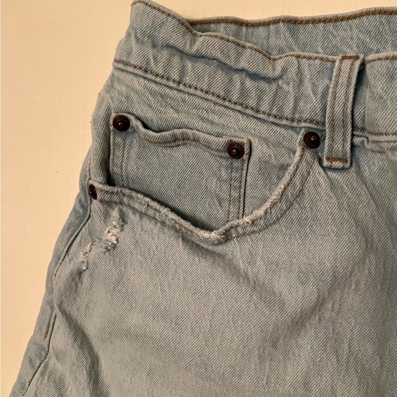 Abercrombie & Fitch Curve Love The Mom Shorts High Rise Light Wash Denim Size 30 - Picture 6 of 11